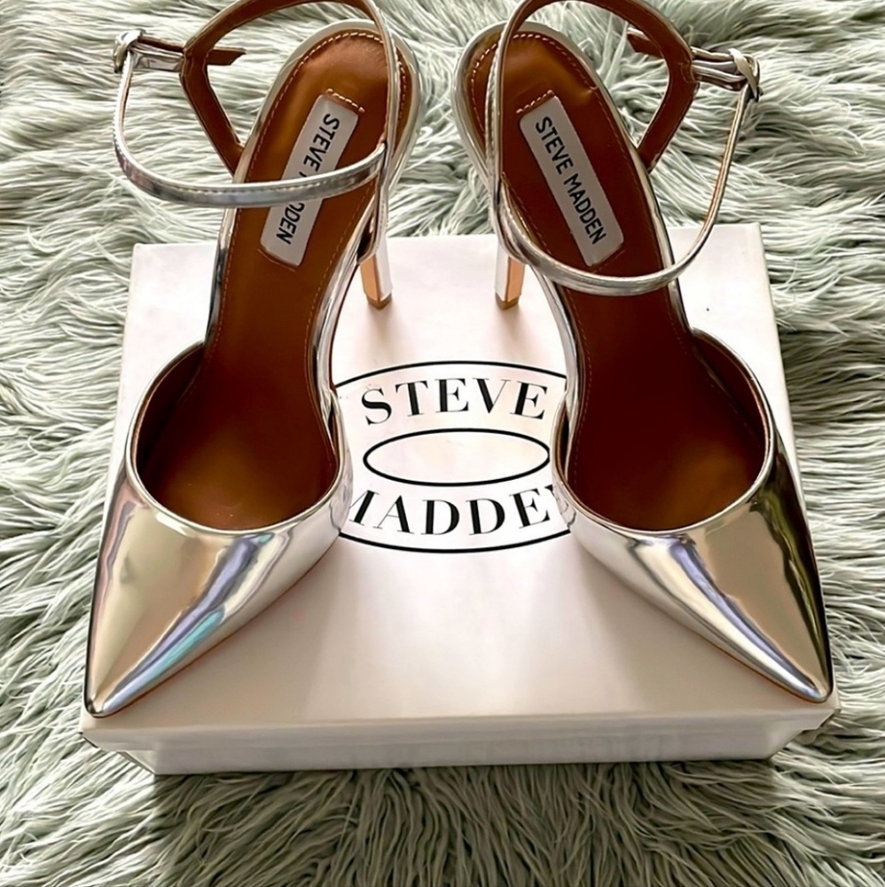 Steve Madden Pizzle Silver Heels shoes size 8